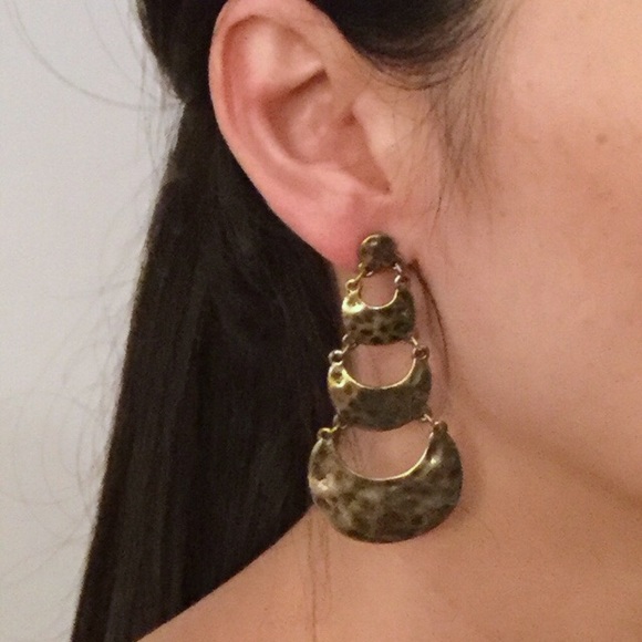 Jewelry - 2 for $15🎈2 pairs of earrings in silver and gold